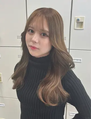 ロング 韓国ヘア/ブリーチ無 しWカラー/オリーブのヘアスタイル