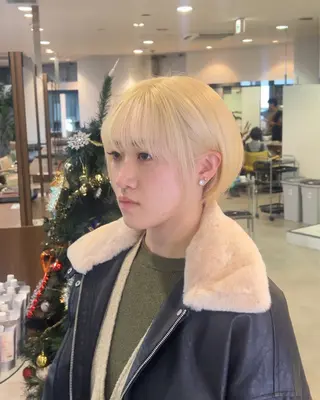 ショート カラー ヘアサロンアウラ所属・旭岡龍明/ハイトーン /ケアブリーチのヘアスタイル