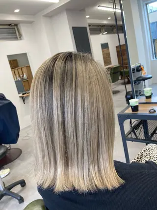 ミディアム カラー SHAFT Ieiriのヘアスタイル