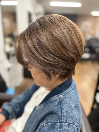 ショート カラー 梅澤 由衣のヘアスタイル