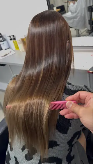 ロング lafit 侑莉人のヘアスタイル