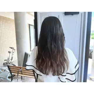 ロング カラー ツキダテ ユイのヘアスタイル