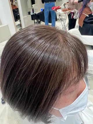 ショート ☃️顔周りレイヤー グレージュSHUTOのヘアスタイル