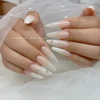 ネイル aulir le'a(アウリーレア)所属・aulir le'a 【アウリーレア】のネイルデザイン