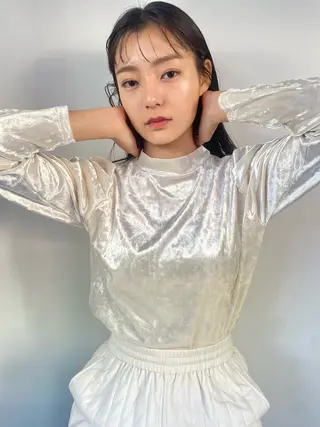 セミロング カラー 🩰オリーブ/ ベージュ松本咲花🩰のヘアスタイル