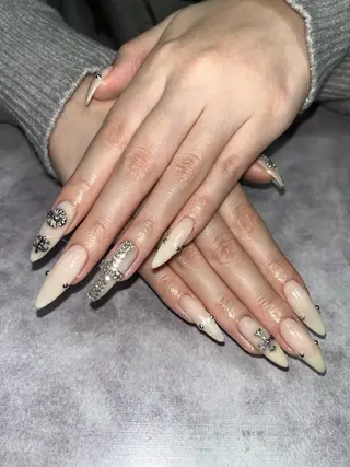 ネイル rino  nail所属・坂 しおのネイルデザイン