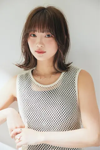 ミディアム 🎨インナーカラー が得意👍新垣⚜️のヘアスタイル