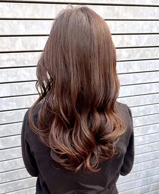 セミロング 髪質改善 スペシャリストのヘアスタイル