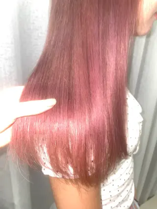 カラー 栗山 瑠花のヘアスタイル