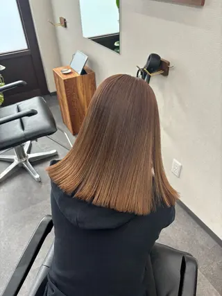 ミディアム カラー 大野 桃果のヘアスタイル