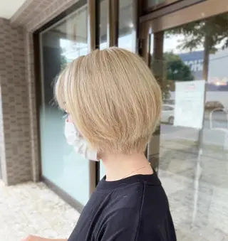 ショート andKおもろまち店 艶ダブルカラー✨のヘアスタイル