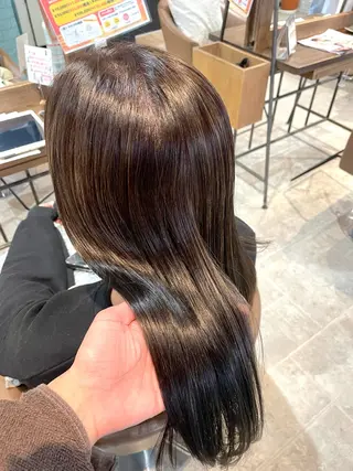 カラー 中山 実優のヘアスタイル