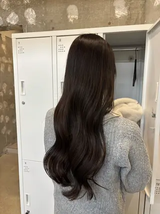 ロング カラー サアヤ/ SYS by fitのヘアスタイル