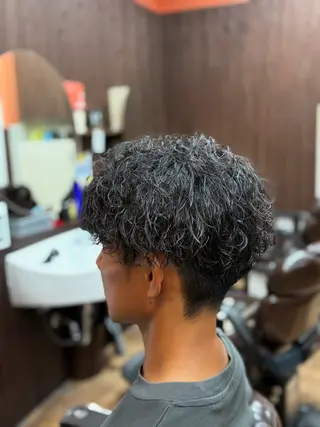 ミディアム パーマ メンズ La Neige所属・【メンズ専門 モデル募集中】のヘアスタイル