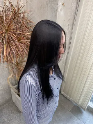 ロング カラー 大下 心渚 /ブリーチ/艶カラーのヘアスタイル