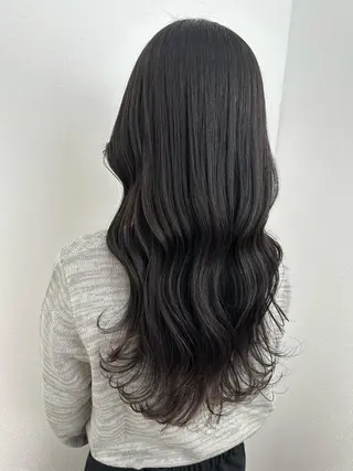 ロング カラー KNOWHOW京都所属・トレンド/顔まわり/ レイヤー/グレージュのヘアスタイル