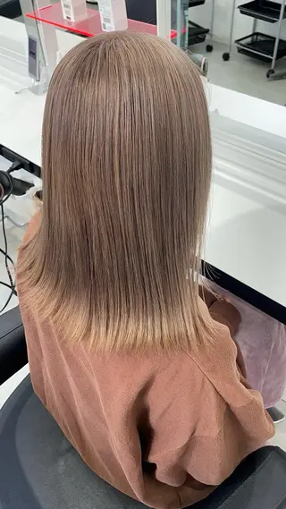 セミロング カラー エフェクトブリーチ／ レイヤーカット／翔のヘアスタイル