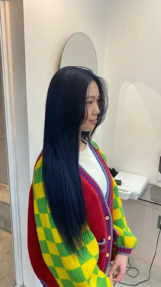 カラー hinata /ハイトーンのヘアスタイル