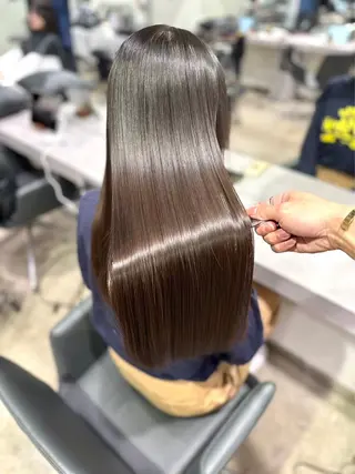 セミロング カラー 高難易度縮毛矯正 特化生田のヘアスタイル