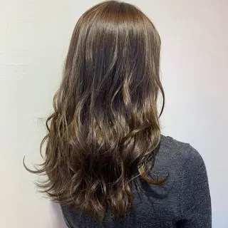 ロング カラー 酒井 里穂のヘアスタイル