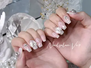 ネイル Nailsalon Vi+ももか🩷のネイルデザイン