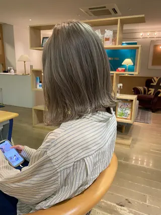 ショート カラー ハイライトカラー MINAMIのヘアスタイル