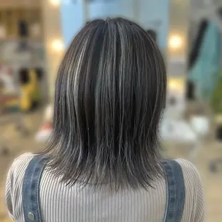 ミディアム カラー 友田 まりあのヘアスタイル
