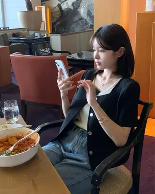 ミディアム カラー 莉乃/縮毛矯正/髪質 改善/艶カラーのヘアスタイル