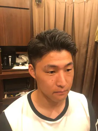 メンズ ヒロ銀座 川崎店所属・ヒロ銀座川崎 志田健介のヘアスタイル