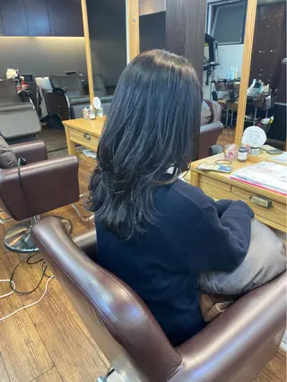 カラー レイヤーカット、 大人可愛い　中村美羅のヘアスタイル