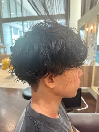 パーマ メンズ フェザーパーマ 安藝颯/メンズカットのヘアスタイル