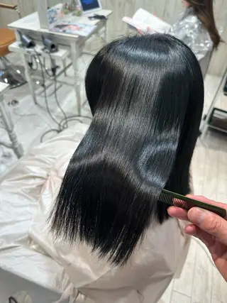 セミロング 縮毛矯正/ショート/ レイヤー/畑中正敏のヘアスタイル