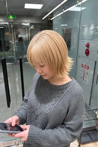 ショート 🩶ハイトーン🖤 URARAのヘアスタイル