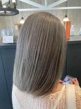 ミディアム カラー 鈴村 大介のヘアスタイル