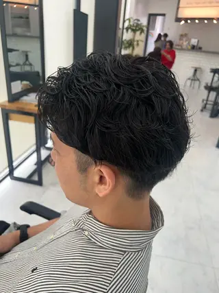 メンズ ダブルカラー寒色系 ボリューム改善ハヤトのヘアスタイル