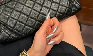 ネイル 高木 維麗絲のネイルデザイン