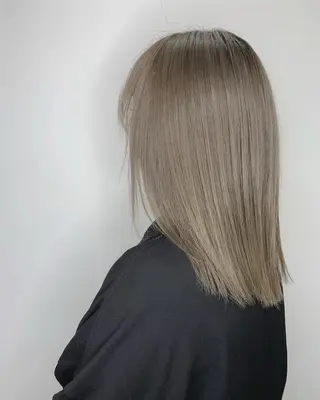 セミロング カラー 艶髪⭐️白髪ぼかし ⭐️田玉裕樹のヘアスタイル