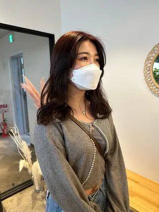 ミディアム カラー yuika .のヘアスタイル