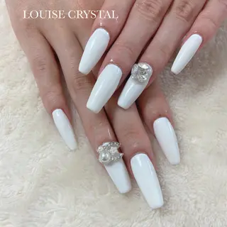 ネイル LOUISE CRYSTALのネイルデザイン