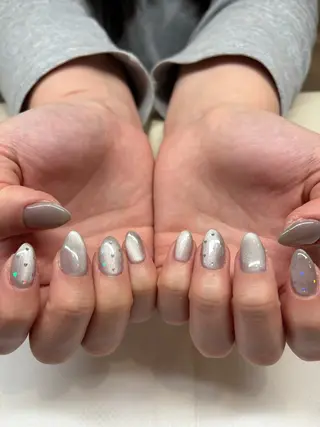 ネイル しおん🎶立川|ひと 癖ニュアンス|個性派のネイルデザイン