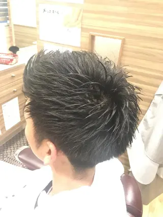 ショート ゼロスバーバーショップ所属・予約1000件超 ✨メンズパーマのヘアスタイル