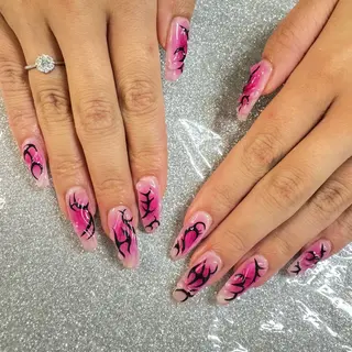 ネイル VIERU 🌈🎀💖のネイルデザイン