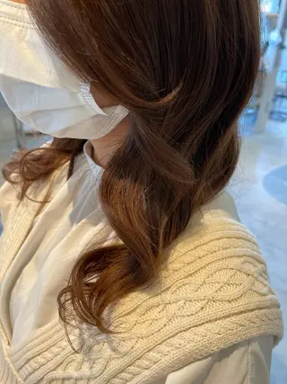 ミディアム 岡田 奈々のヘアスタイル