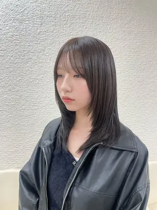 セミロング 透明感ワンカラー🎀 レイヤー/AOのヘアスタイル