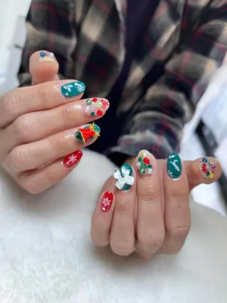 ネイル Flowerネイルサロン所属・. yukiのネイルデザイン