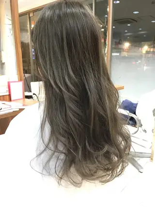 セミロング カラー 白髪ぼかしハイライト 柳川拓哉のヘアスタイル