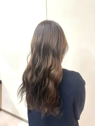 カラー 垢抜けデザイナー/ ハイトーン/朝倉友香のヘアスタイル