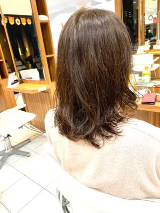 ミディアム カラー パーマ 白髪ぼかしハイライト 柳川拓哉のヘアスタイル