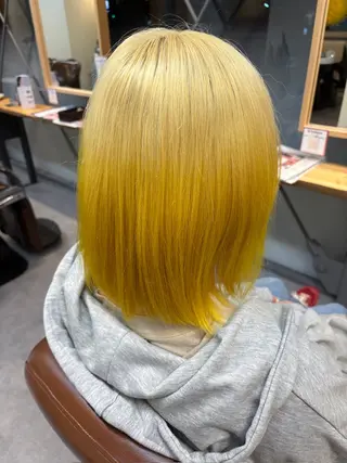 ミディアム カラー 伯部 真子のヘアスタイル