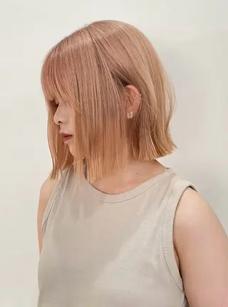 ショート 切りっぱなしボブ/ ブリーチカラー/大塚のヘアスタイル